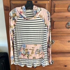E. Luna Women’s Blue Striped And Floral Hoodie Top Size Medium NWT